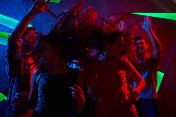 En quoi l'intégration de la musique dynamique peut-elle améliorer l'expérience de jeu dans les jeux d'action ?