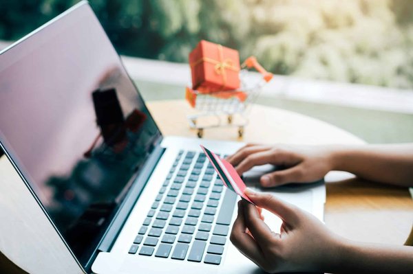 Forfait site internet : quelle option choisir pour accéder à toutes les fonctionnalités ?